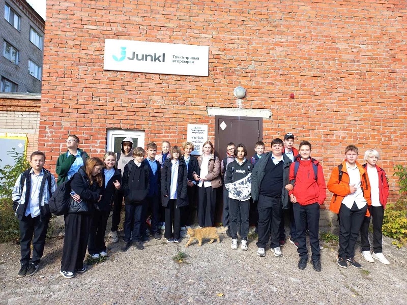 8 А класс на экскурсии в экологической компании Jankl.